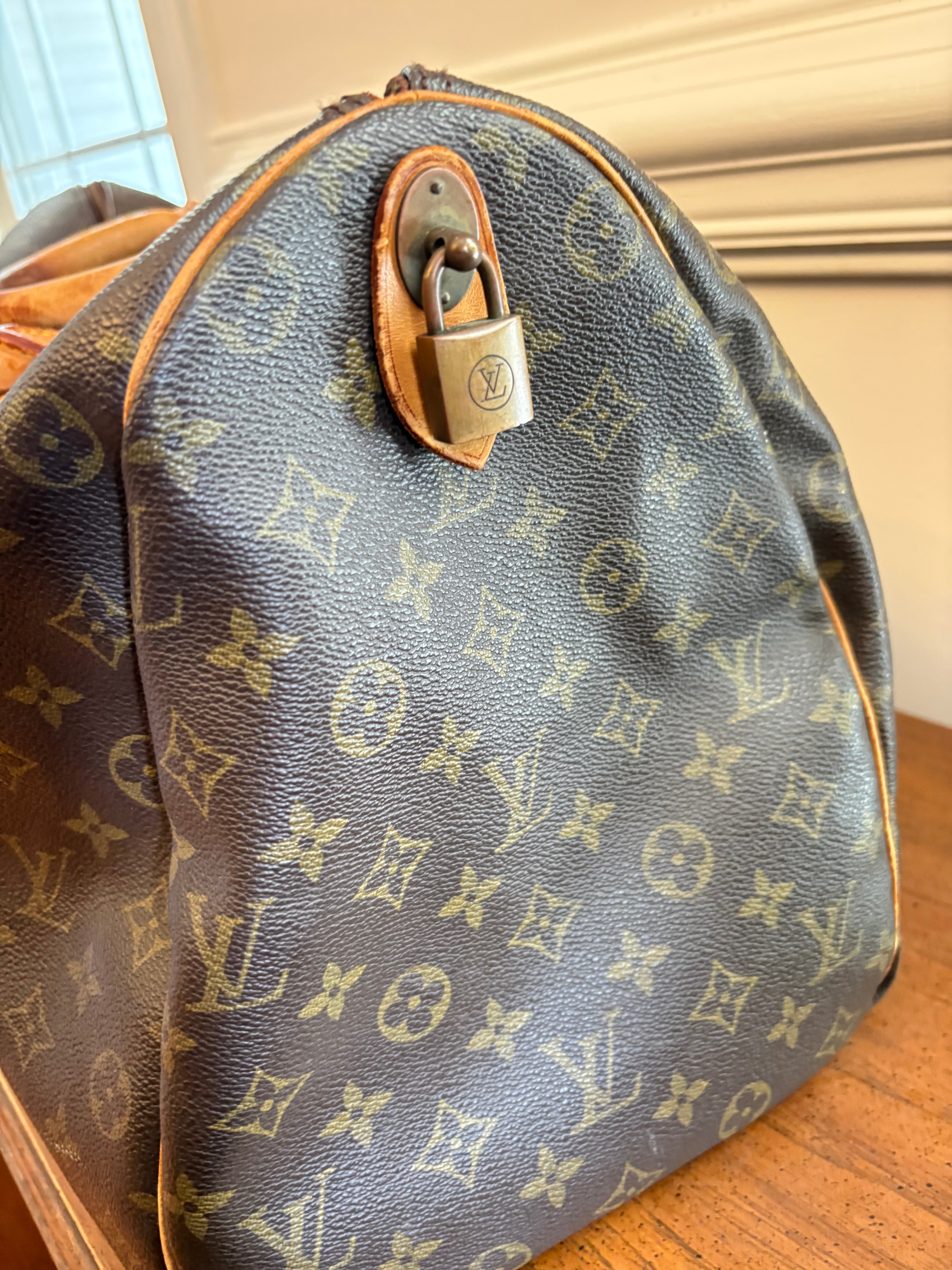 Louis Vuitton Monogram Keepall 45 (21” Wide) 100% authentic, Vintage