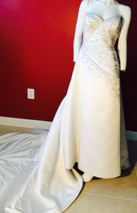 Wedding Dress size 6 - Vanity's Vault