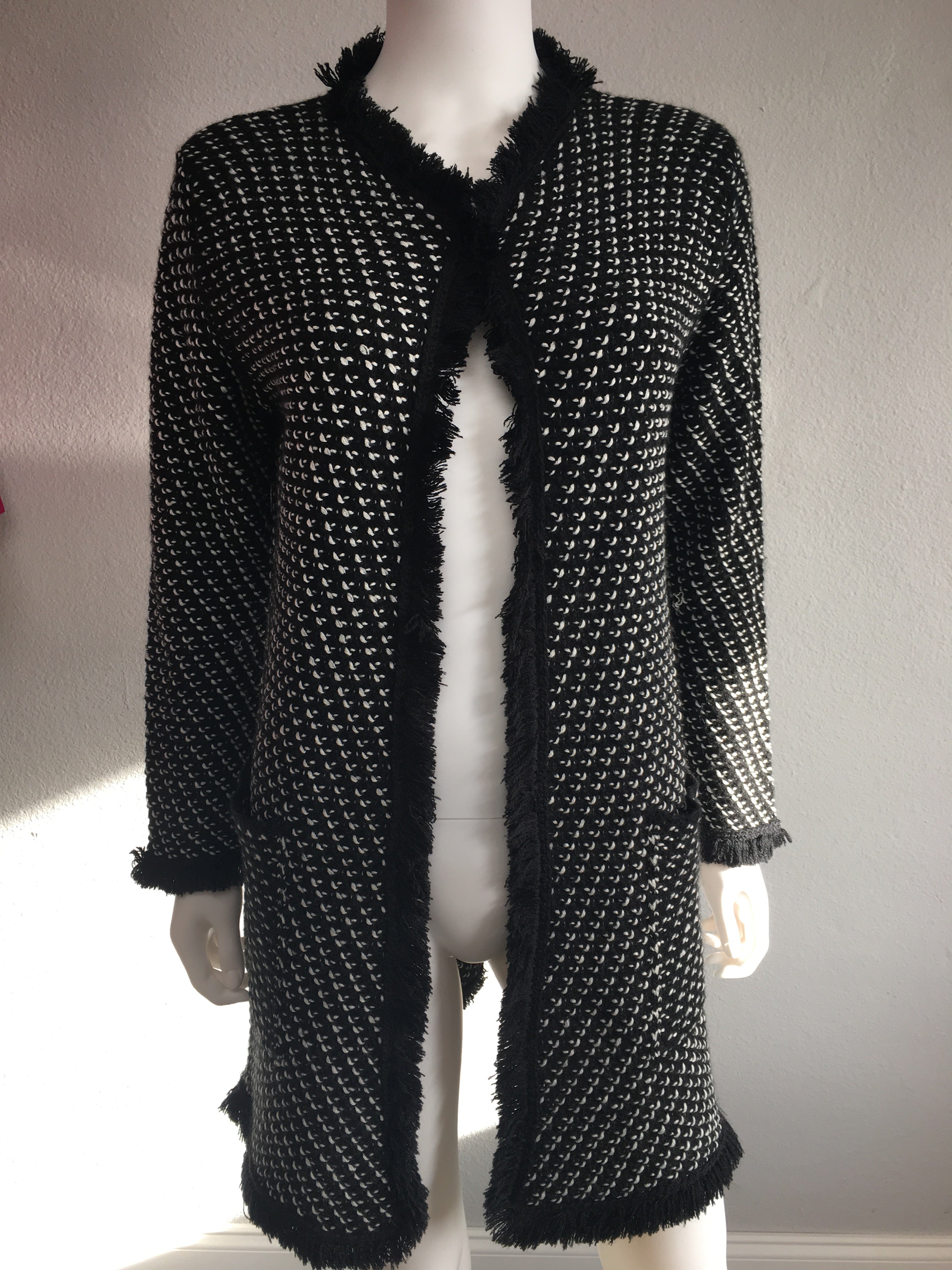 Black and white knitted sweater - Vanity's Vault