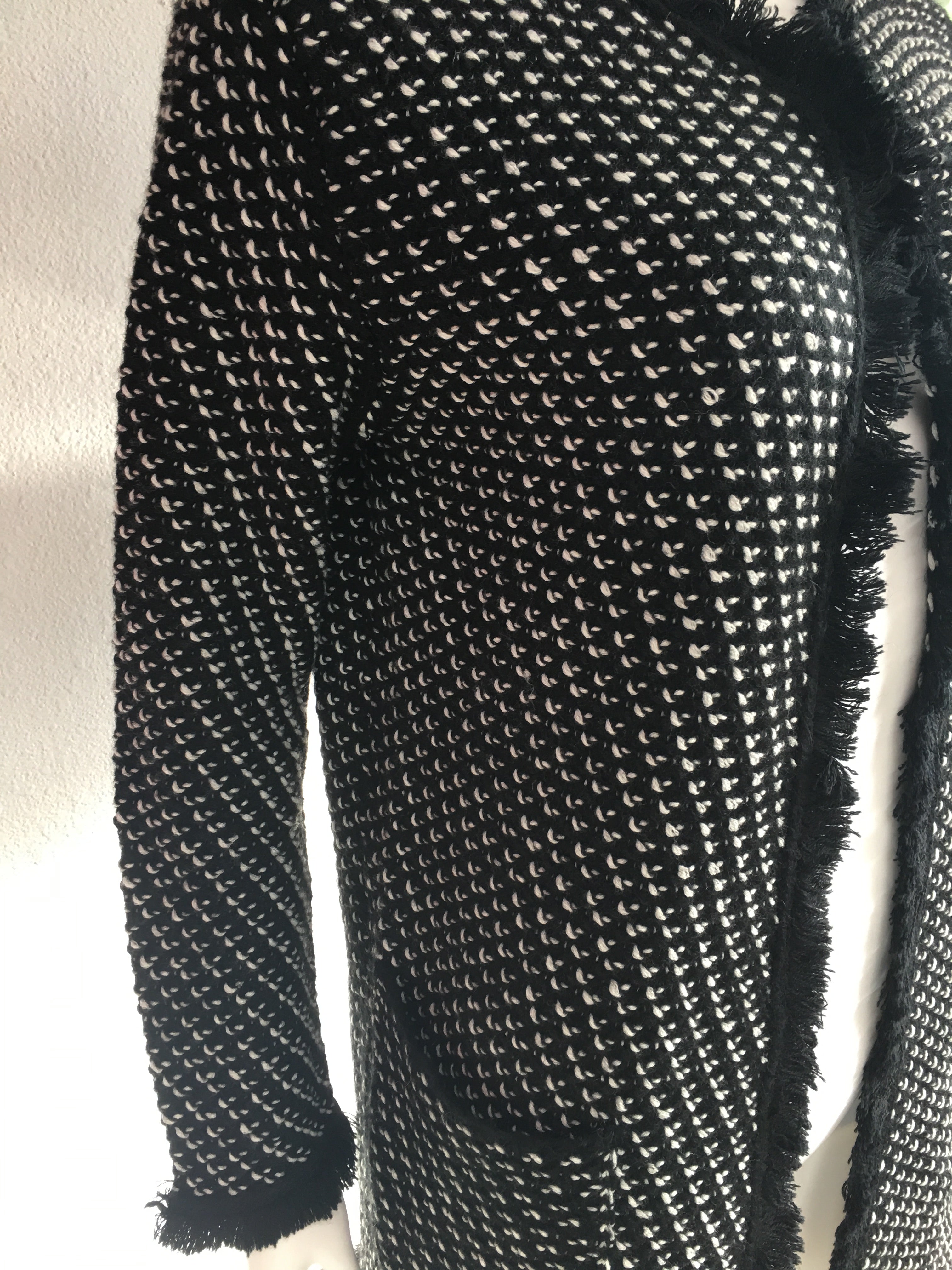 Black and white knitted sweater - Vanity's Vault
