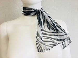 black and white scarf - Vanity's Vault