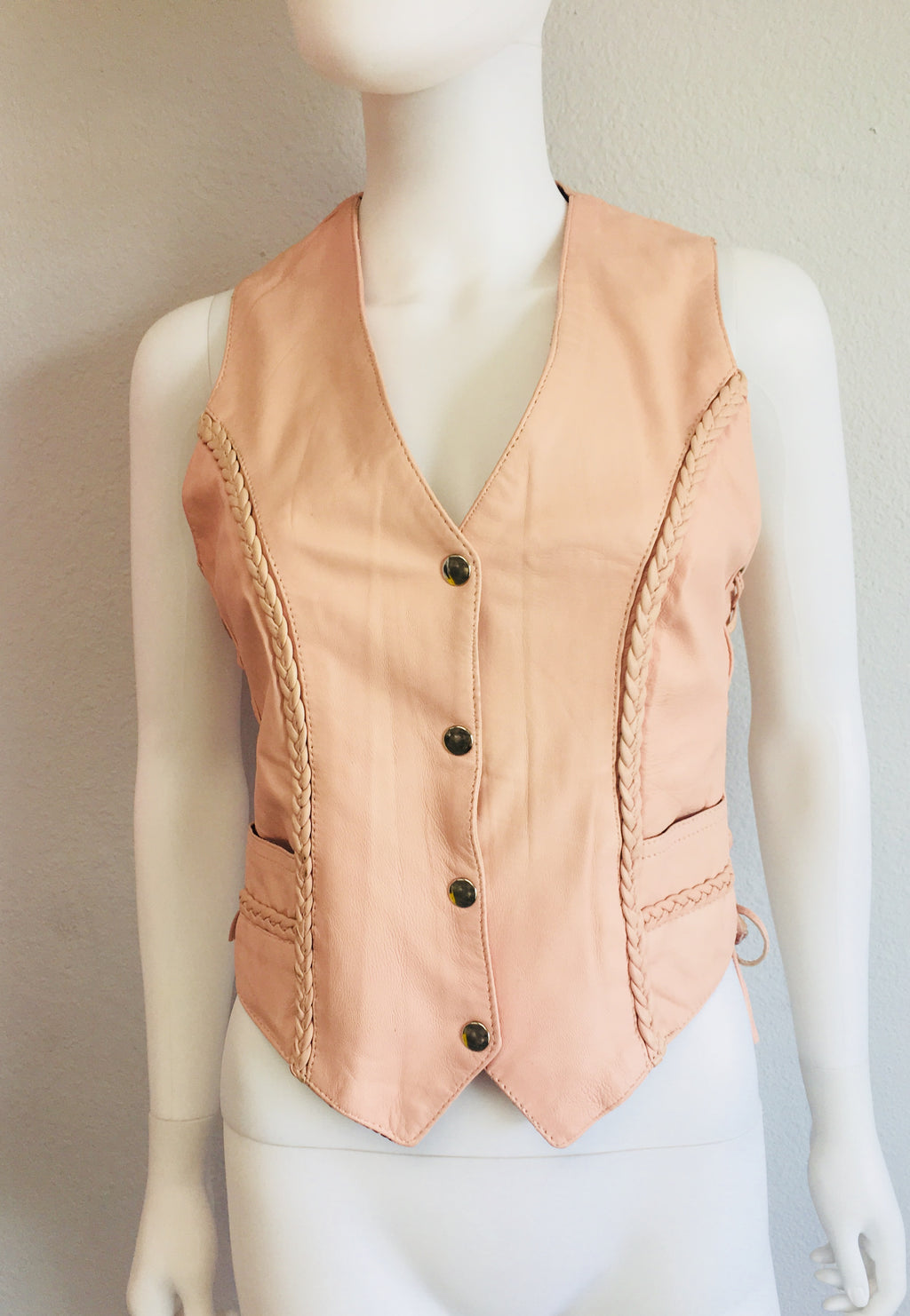 Unik Sleeveless Vest - Vanity's Vault